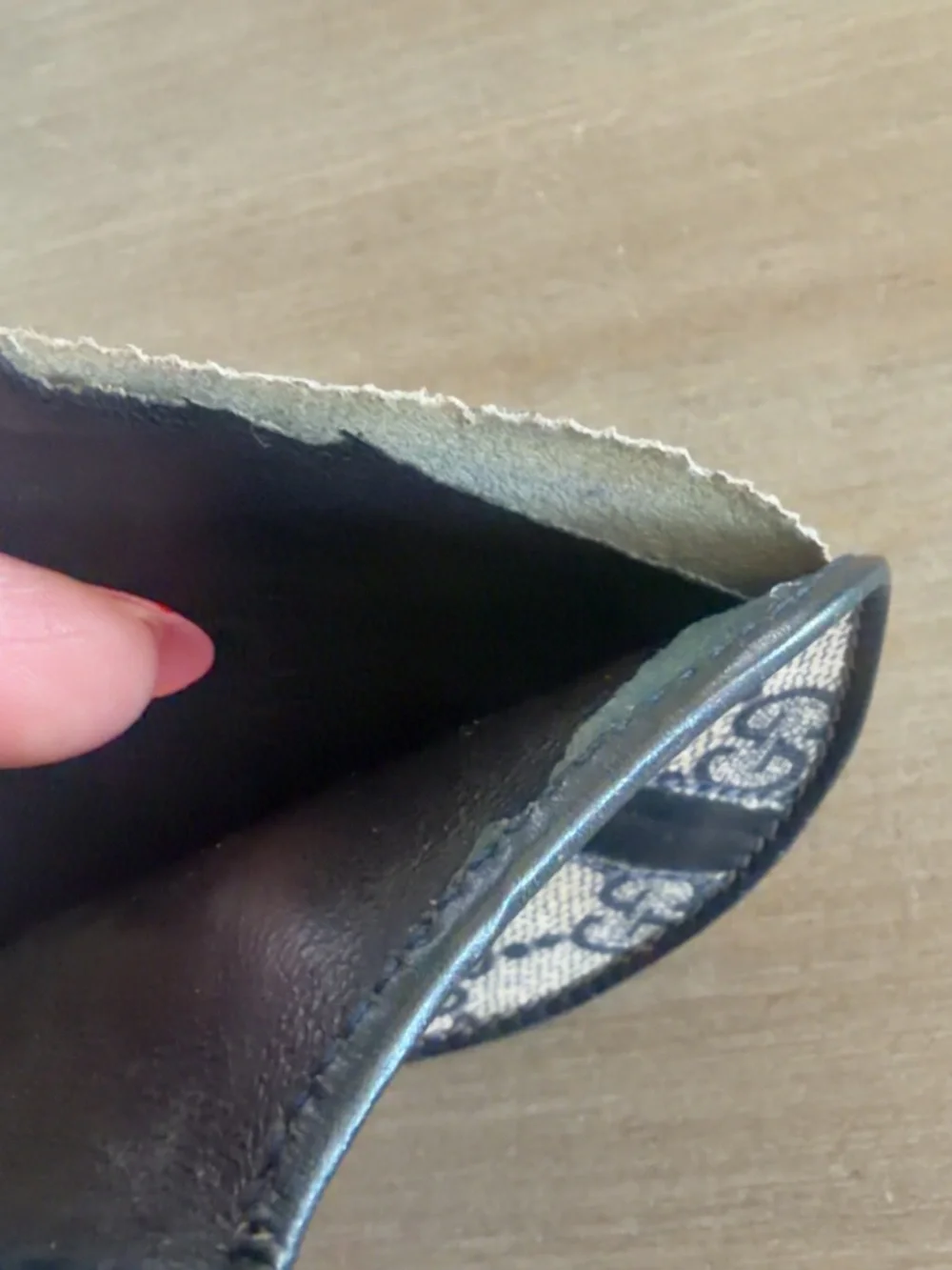 Gucci Beige and Black GG Monogram Coin Case - Picture 7 of 8